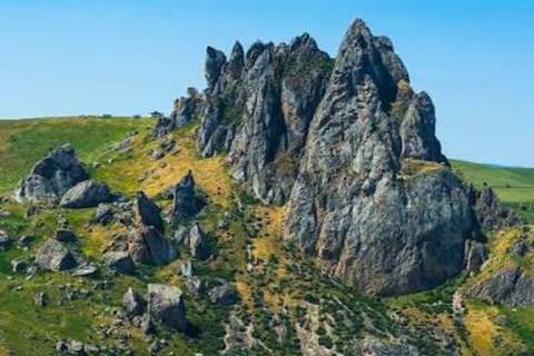 Discover Azerbaijan: 6-Day Private Tour from Baku Option 3 – Standard Package (8–18 Pax)