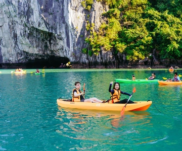 Ha long Bay day trip with Deluxe cruise