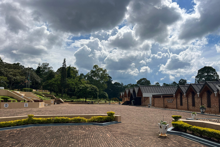 Kigali: Tour cultural por el palacio real, el museo y el memorial.Kigali: Visita cultural al palacio real, el museo y el memorial