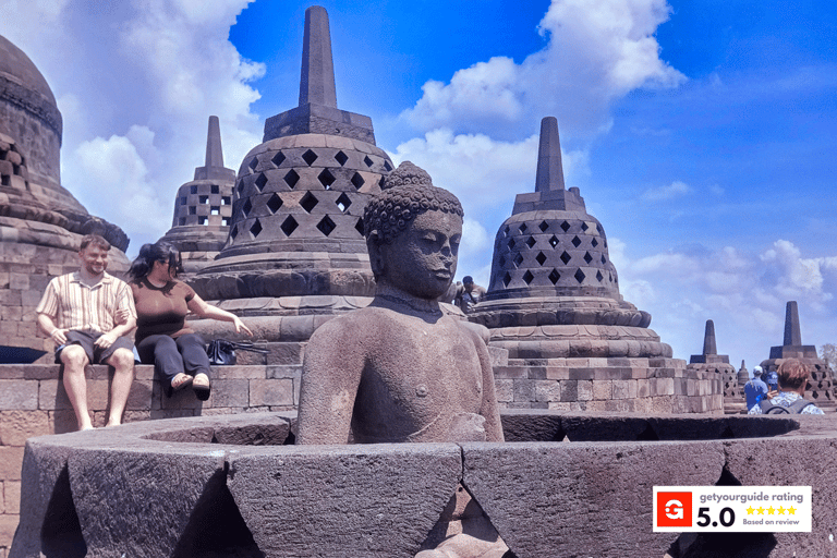 Yogyakarta: Borobudur climb-up guarantee & Prambanan temple Sharing: Borobudur climb-up guarantee & Prambanan temple