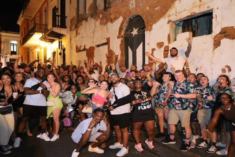 جولة خاصة في الحياة الليلية في بافارو مع المشروبات والمرشدخاص: جولة في الحياة الليلية في بافارو مع 