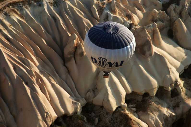 Kappadokien: Heißluftballonfahrt bei Sonnenaufgang