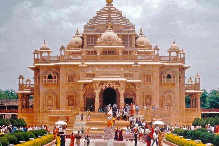 Delhi: Visita Espiritual y a los Templos con Guía Privada en Coche