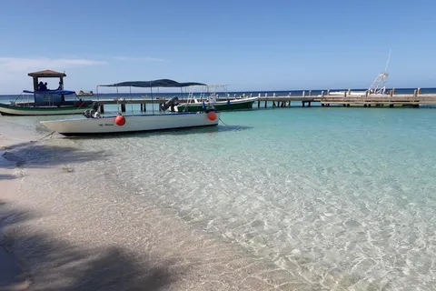 Roatan: Beach, food, shopping, walks... Live Roatán