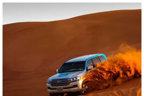 Doha: Halbtägige Wüstensafari, Kamelritt und Quade-Biking"