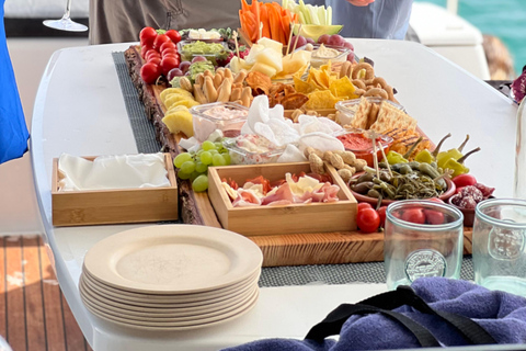 Mallorca: Discover paradisiacal coves on board of an exclusive catamaran