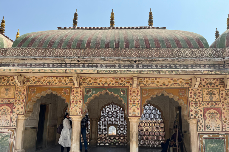 Delhi: 6-Day Golden Triangle Tour with Varanasi Tour without Hotels