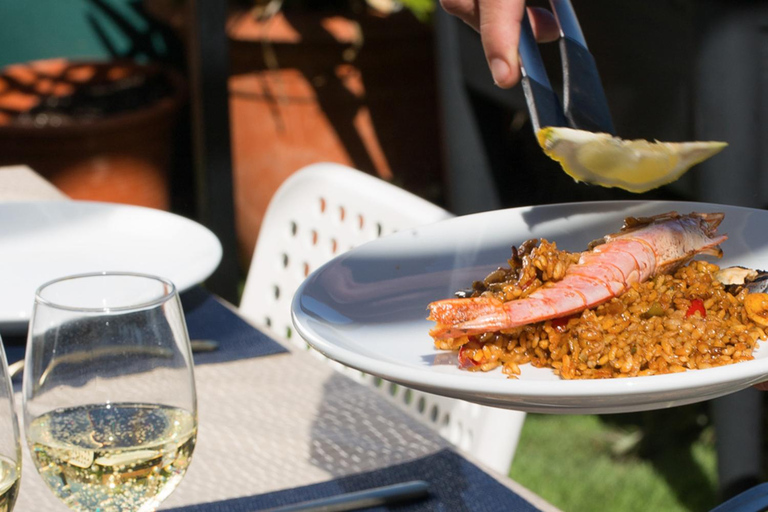 Autentyczna paella i sangria klasy premium na designerskim dachuAutentyczna paella i sangria w oszałamiającym lofcie na dachu