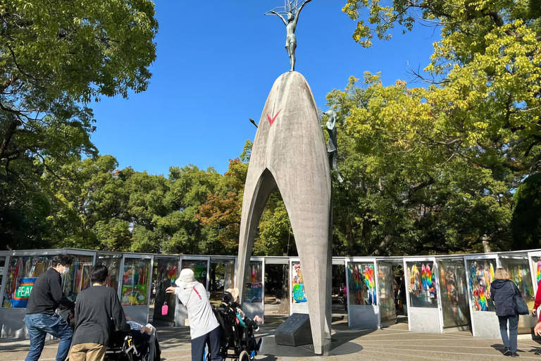 Hiroshima: Private Hiroshima & Miyajima Day Trip with Car
