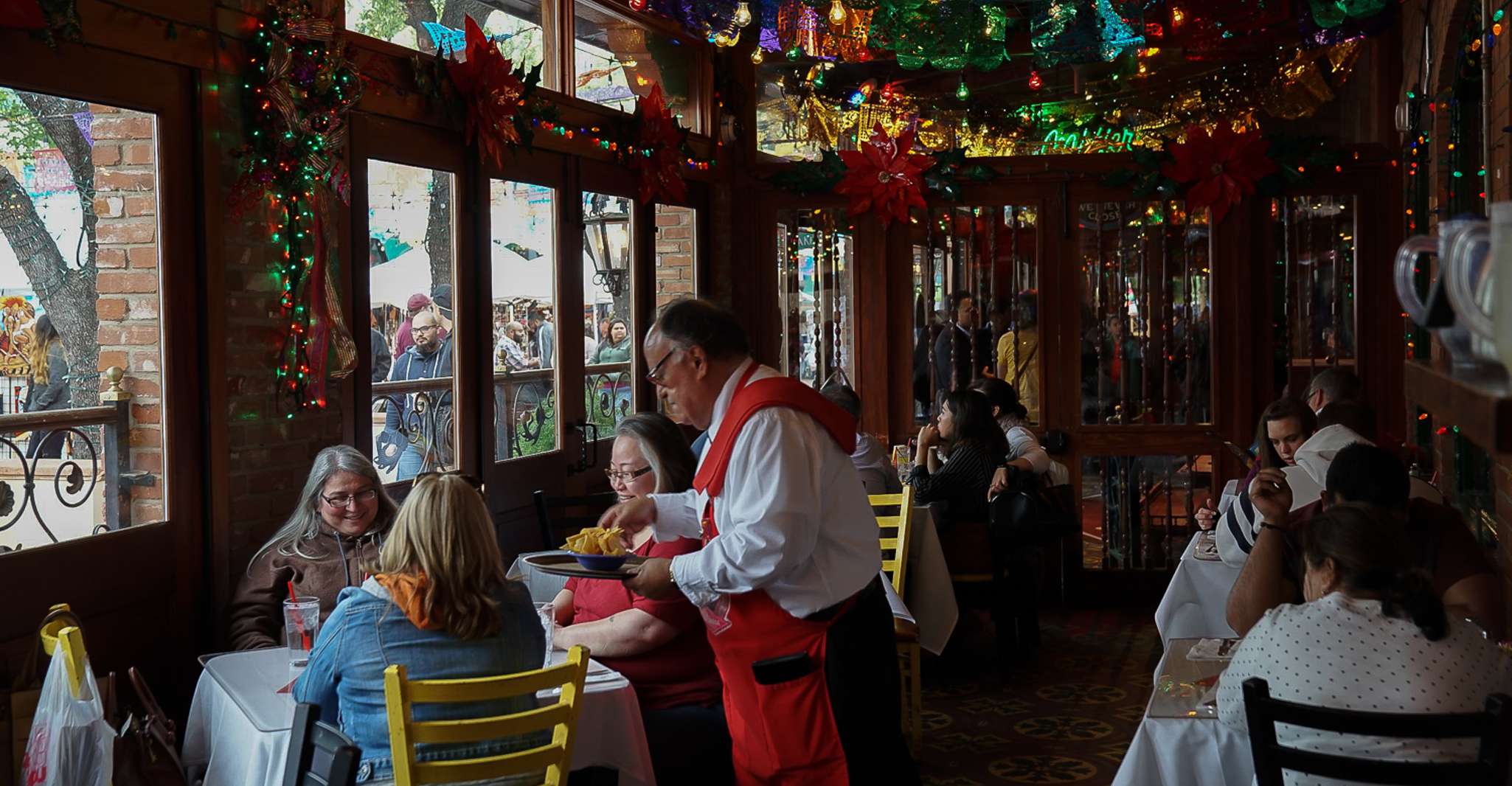San Antonio: City Sightseeing Van Tour photo 3