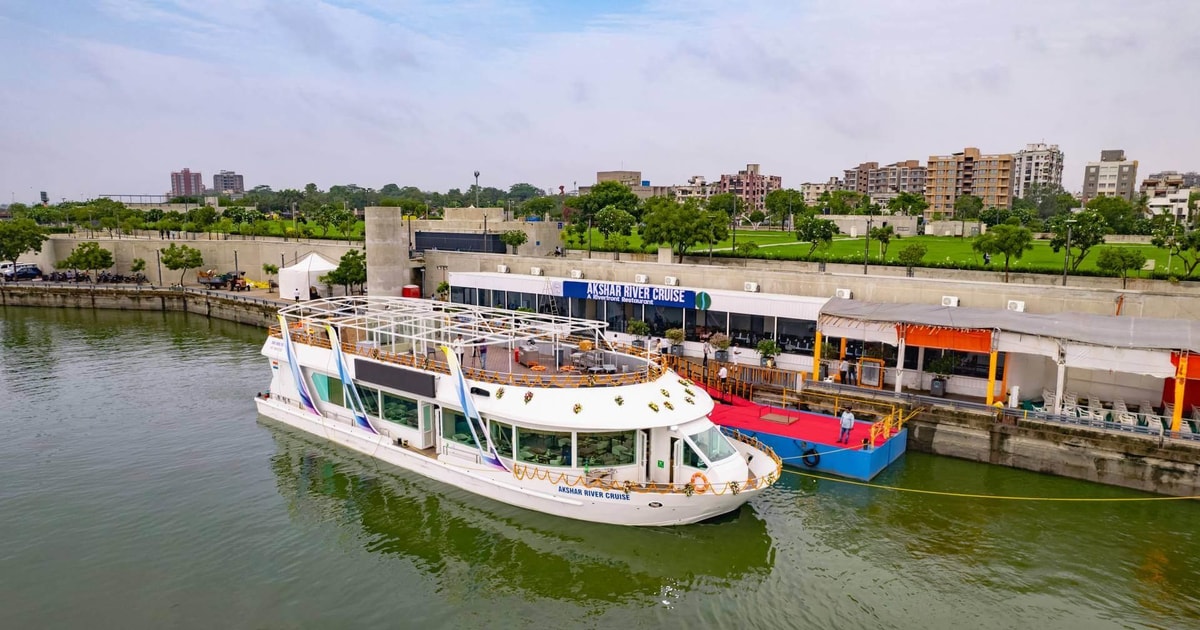Ahmedabad Sabarmati Riverfront Cruise with Dinner & Music GetYourGuide