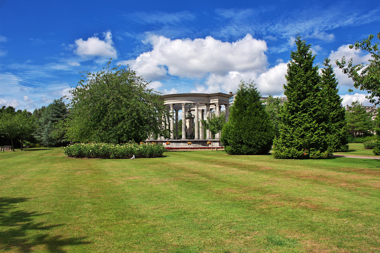 Cardiff: Express Walk with a Local 60-minute tour