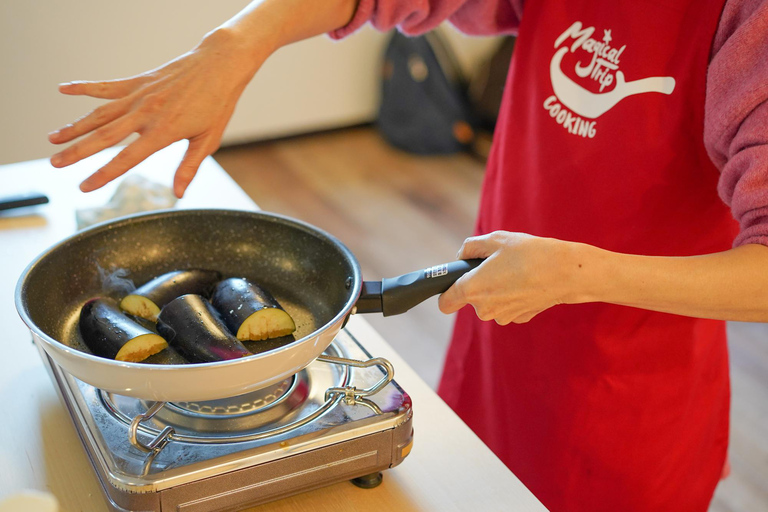 Tokyo : Cours de cuisine de sushi avec dégustation de saké