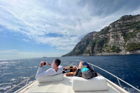 Desde Sorrento Positano Excursión privada en barco Día completoDesde Sorrento: Positano Excursión privada en barco