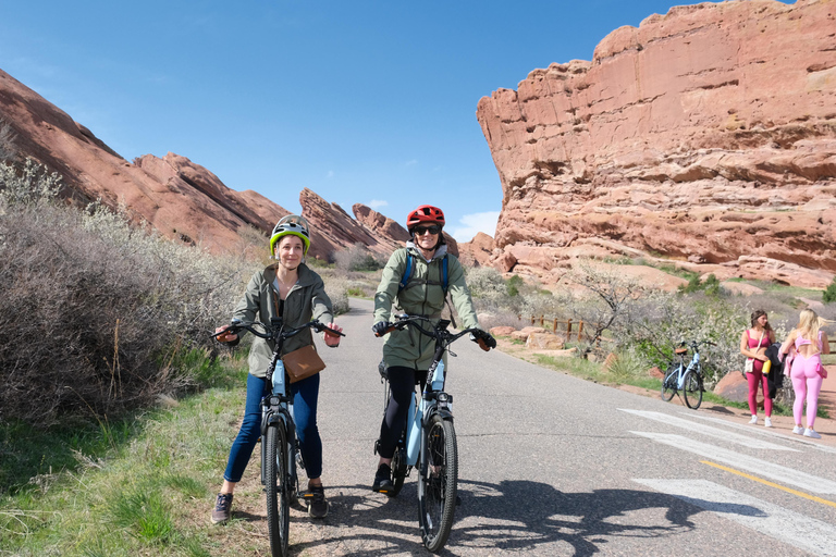 Red Rocks e Dinosaur Ridge em passeio de bicicleta elétricaRed Rocks and Dinosaur Ridge on E-Bike Tour