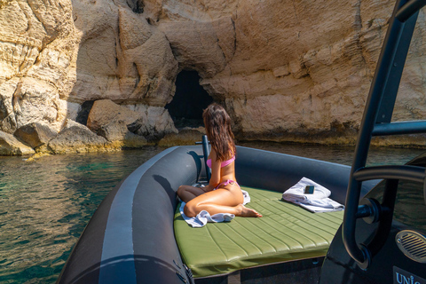 Cagliari: Boat Tour with 5 Snorkeling Stops & Free Drinks