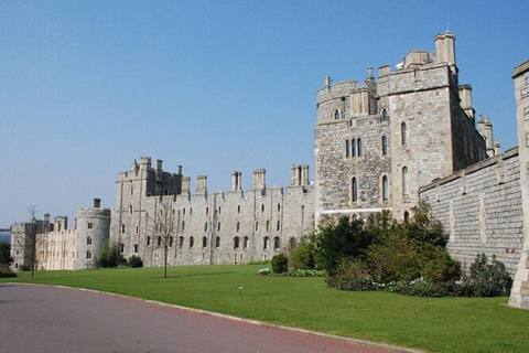 Tour guiado por motorista particular em Stonehenge, Castelo de Windsor e Bath.