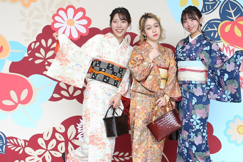 Kanazawa: Uthyrning av japanska kimonos nära Higashi Chaya District