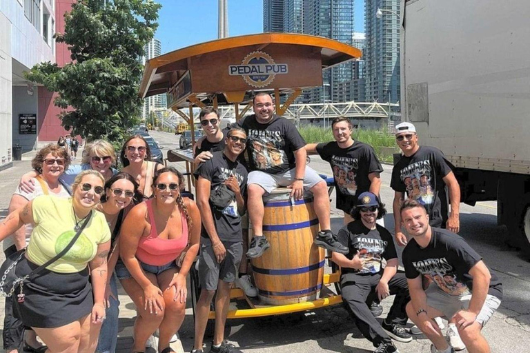 Toronto: Downtown Party Bike Tour with Bar Stops