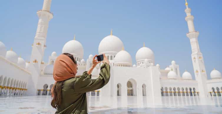 Abu Dhabi: Guided Walking Tour at Sheikh Zayed Grand Mosque photo 7