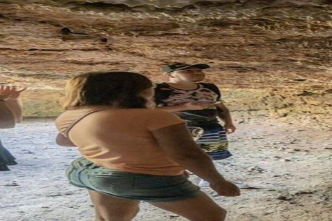 Santa Cruz: Giant Tortoise Watching and Lava Tunnels Tour