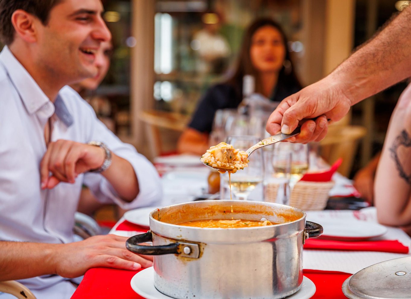 Lissabon: Mad og vin tur med en lille gruppe