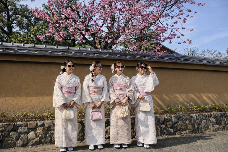 Kyoto: Arashiyama Kimono Rental with Free Hairstyling Premium Kimono Upgrade (Furisode / Samurai Hakama)