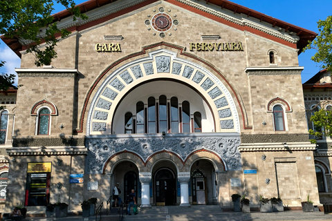 Walking Tour with Wine & Soviet Flea Market Visit - Chisinau
