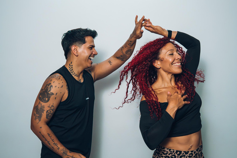 Medellín: Private Salsa and Bachata Class for Beginners