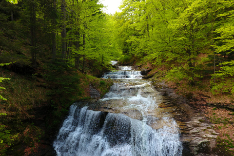 Sarajevo: Lago Prokoško e cascate Kozice Tour in 4x4Sarajevo: tour in fuoristrada al lago Prokoško e alle cascate Kozice