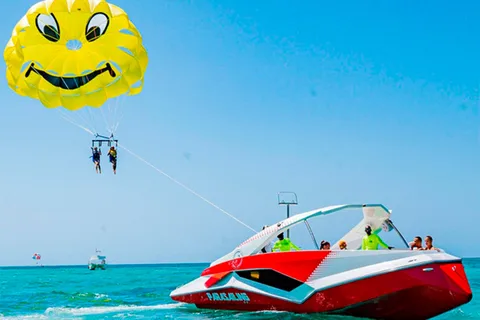Punta Cana: boogieboarden en parasailen