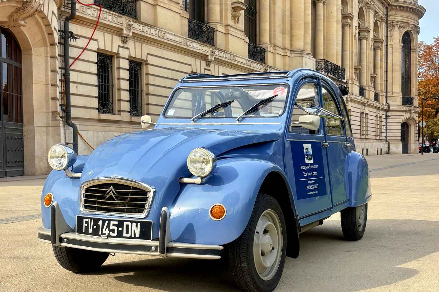 Paris: Classic Tour in a 2CV