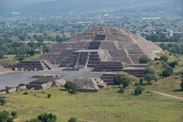 Oaxaca: Private Monte Albán Tour with Zapotec Tombs & Crafts