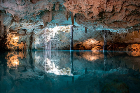 From Tulum: Tulum Ruins and 2 Cenotes Tour Tour with Amenities, Box Lunch, and Drink Package