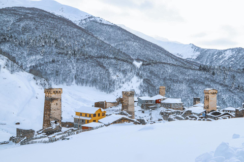 Batoumi : aventure de 2 jours en Svanétie, Ushguli, Mestia et les glaciersBatoumi : aventure de deux jours en Svanétie, Ushguli, Mestia et les glaciers