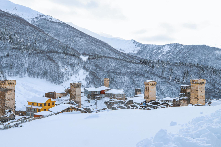 Batoumi : aventure de 2 jours en Svanétie, Ushguli, Mestia et les glaciersBatoumi : aventure de deux jours en Svanétie, Ushguli, Mestia et les glaciers