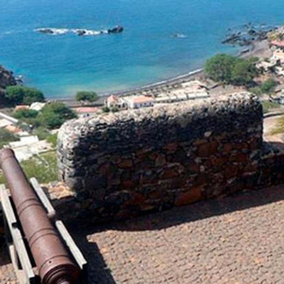 Colagem de mídia