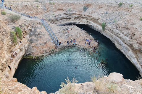 Muscat: Wadi Tiwi, Mibam, Frankincense Tree & Beach Tour