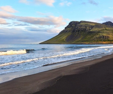 Da Eskifjörður: Tour privato della spiaggia nera di Vöðlavík
