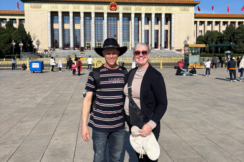 Beijing: Tiananmen Square & Great Wall Private Tour Russian-speaking tour guide