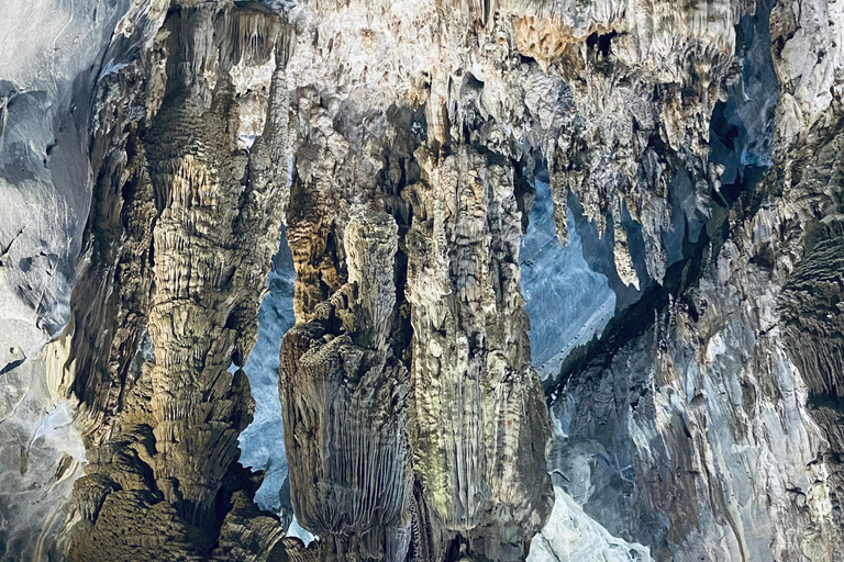 HUE - VISITE DE LA GROTTE DE PHONG NHA EN GROUPE LES JOURS IMPAIRS