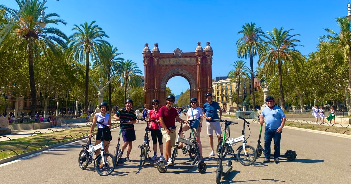 Barcellona tour della Sagrada Família in bicicletta bici elettrica o