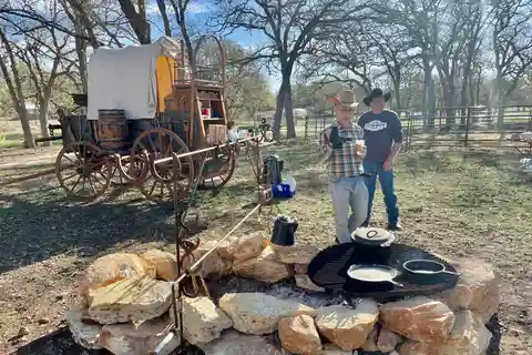 Bandera: Café da manhã e passeio de carroça Ol' West Chuckwagon