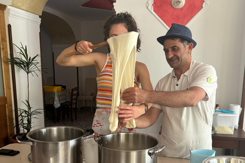 Pianillo: Corso di cucina con pasta, mozzarella e tiramisù