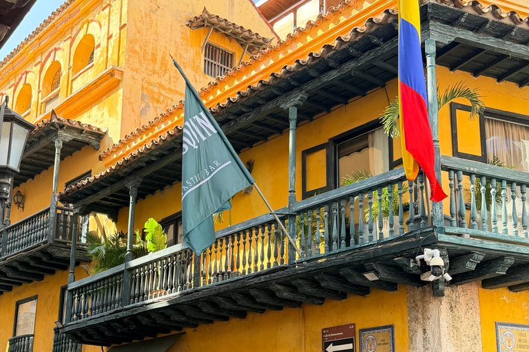 Cartagena: Walking tour & Sunset Pirate Ship Cruise