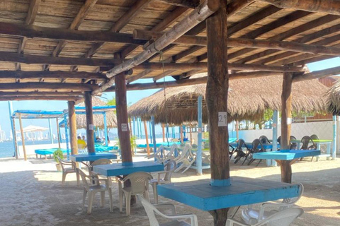 Carthagène, plage de Tierra Bomba et déjeunerCartagena, plage de Tierra Bomba et déjeuner