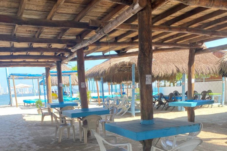 Carthagène, plage de Tierra Bomba et déjeunerCartagena, plage de Tierra Bomba et déjeuner
