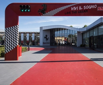 ボローニャ発：バルサミコ酢、パヴァロッティ、フェラーリツアー