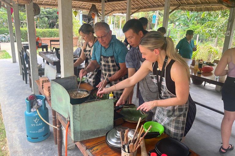 Autentiska Hoi An: Marknad, båtresa med korg och matlagningskurs