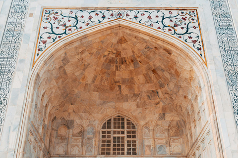 Delhi : excursion de 5 jours dans le Triangle d&#039;Or avec un guide germanophoneExcursion de 5 jours avec hébergement dans des hôtels 4 étoiles